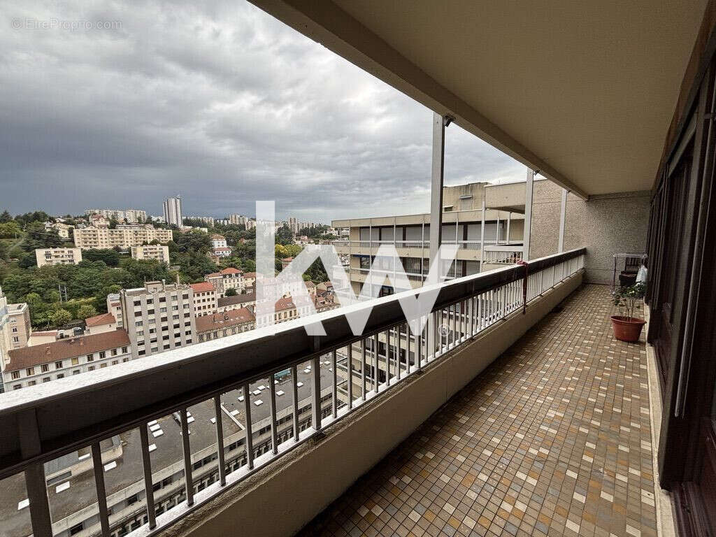 Appartement à SAINT-ETIENNE