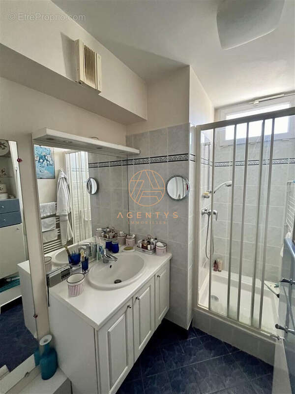 Appartement à SAINT-MAUR-DES-FOSSES