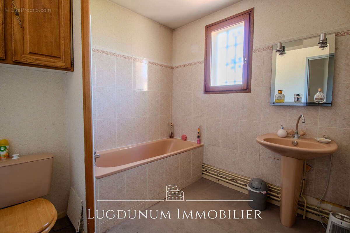 Maison Grigny Sur Rhone 5 pièce(s) 86 m2 avec beau Jardin - photo 14