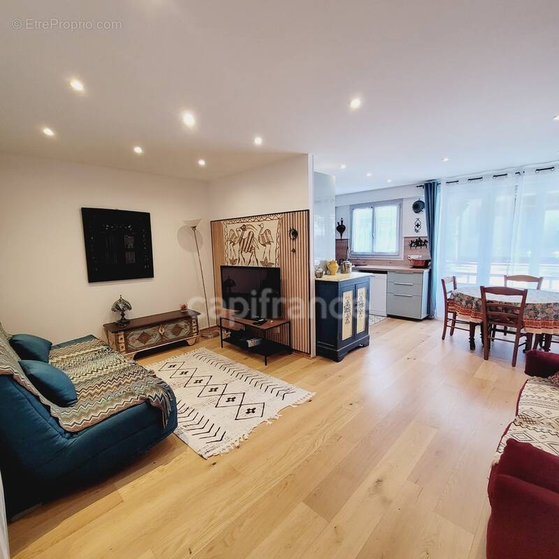 Appartement à PARIS-19E