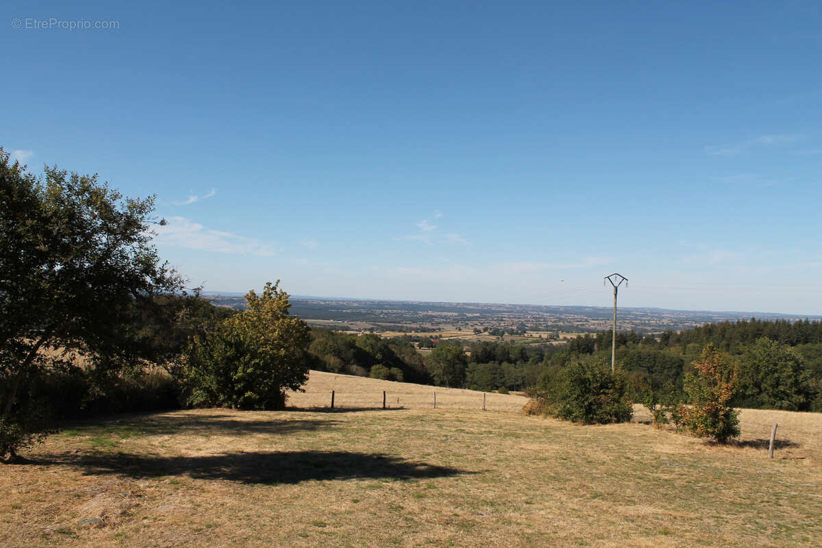 Maison à ECHASSIERES