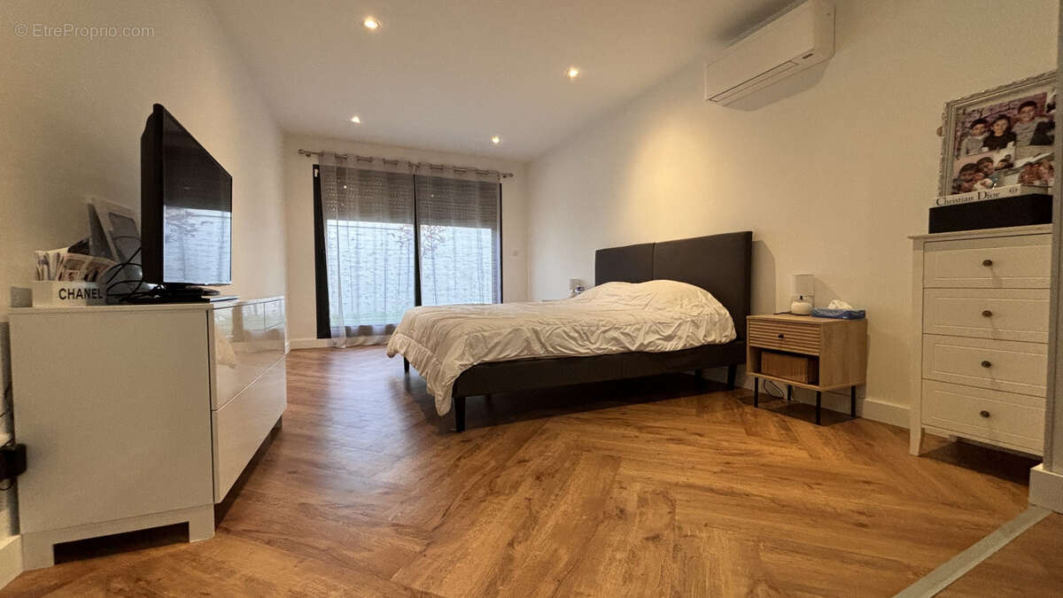 Maison à LA CHAPELLE-SAINT-MESMIN