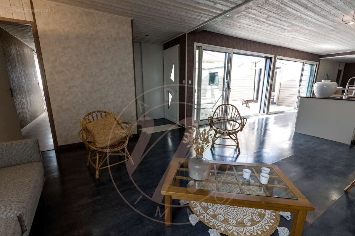 Saint-Pierre-du-Mont   Maison de caractère à ossature bois de mélèze avec patio, piscine et prestations de qua - photo 6
