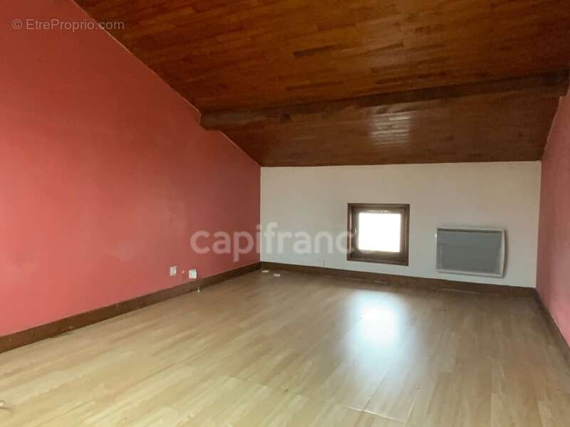 Maison à SAINT-BARTHELEMY-LESTRA