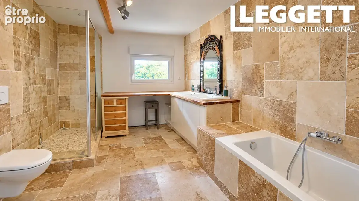 Leggett vous offre cette Superbe grange en pierre rénovée de 3 chambres avec grange de 85 m² près de Saint-Lô - photo 3