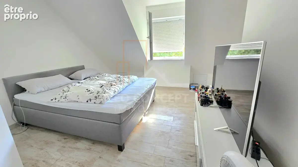 -- Très belle maison mitoyenne 5 pièces au calme -- - photo 13