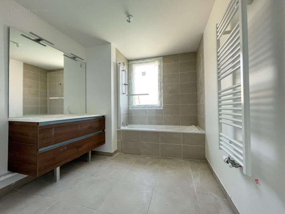 Appartement à COGNIN