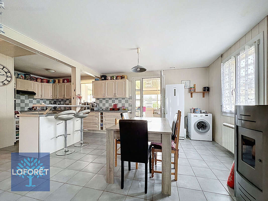 Maison à COMMEQUIERS