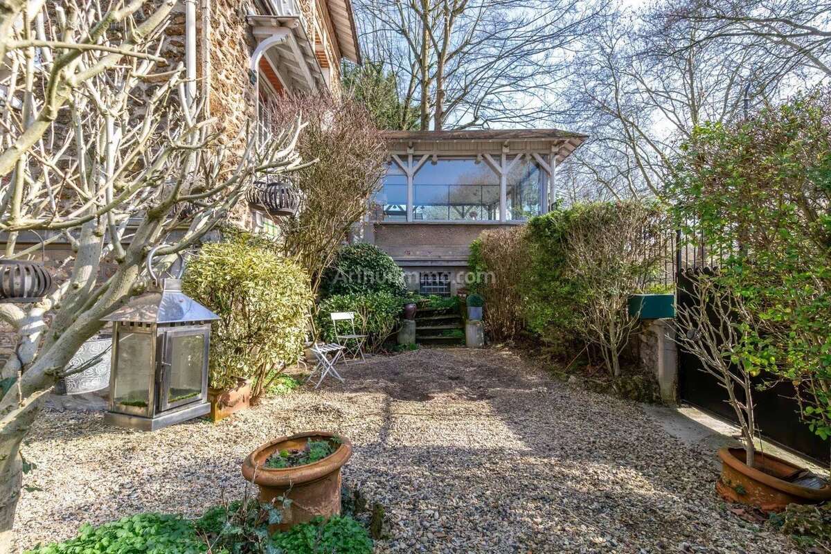 Maison à LE PERREUX-SUR-MARNE