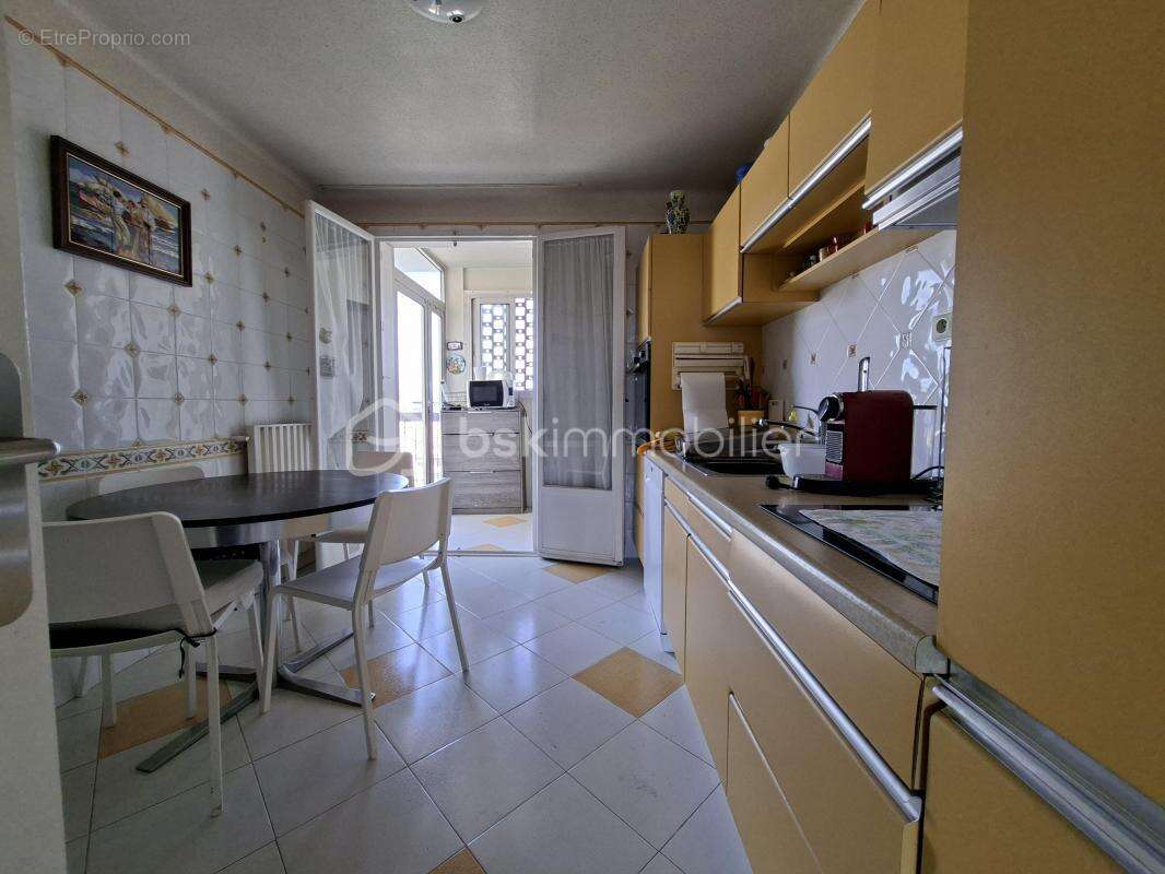Rare VUE Féérique sur la Mer et la Ville,  appartement T4 en excellent état - photo 13