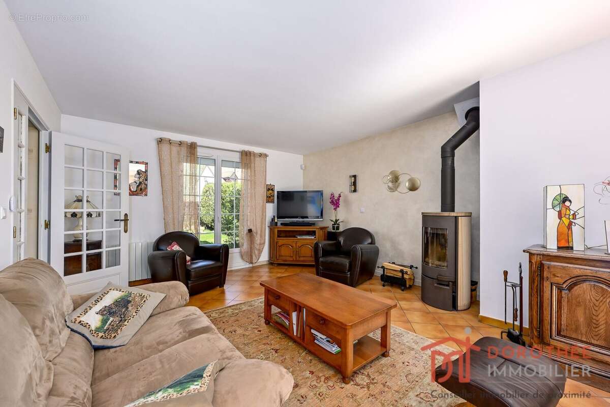 Maison 148 m² à Marolles-En-Brie  - photo 5