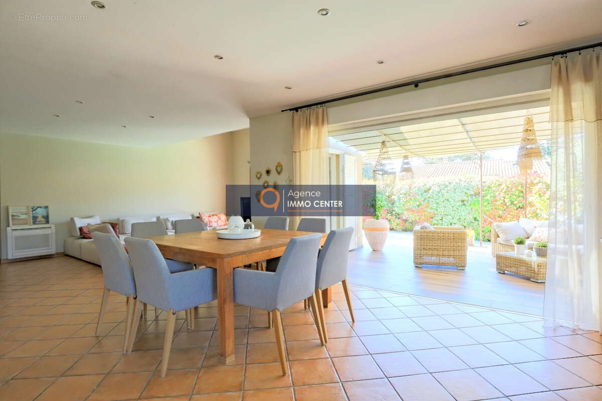Villa Type 5/ 6 de 200m2 habitables 83140 Six fours les plages - photo 6