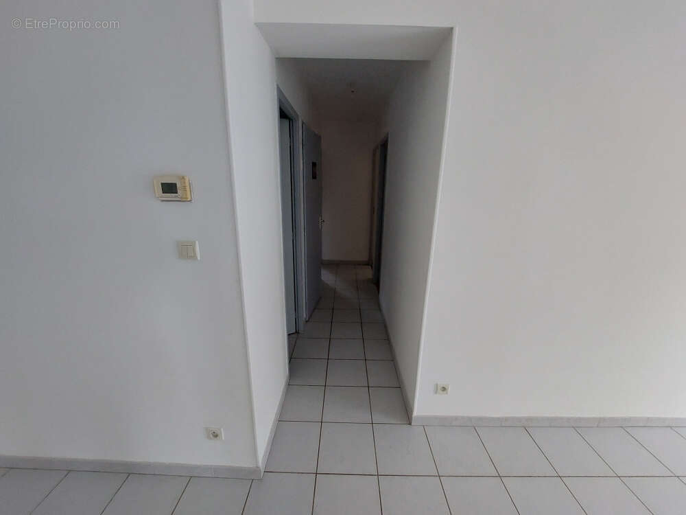 Appartement à VILLIEU-LOYES-MOLLON