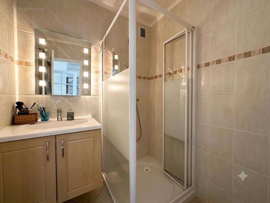 À Vendre en Exclusivité ! ANNECY - Appartement 3 pièces proche du Lac - photo 9