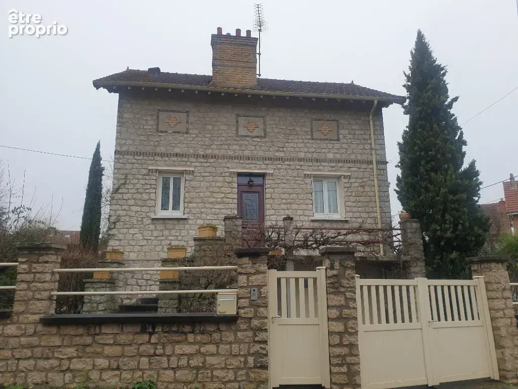 Spacieuse Maison  (143 m²)  en vente à SAINT PIERRE LES NEMOURS - photo 2