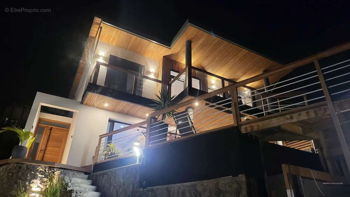 Maison à LES AVIRONS