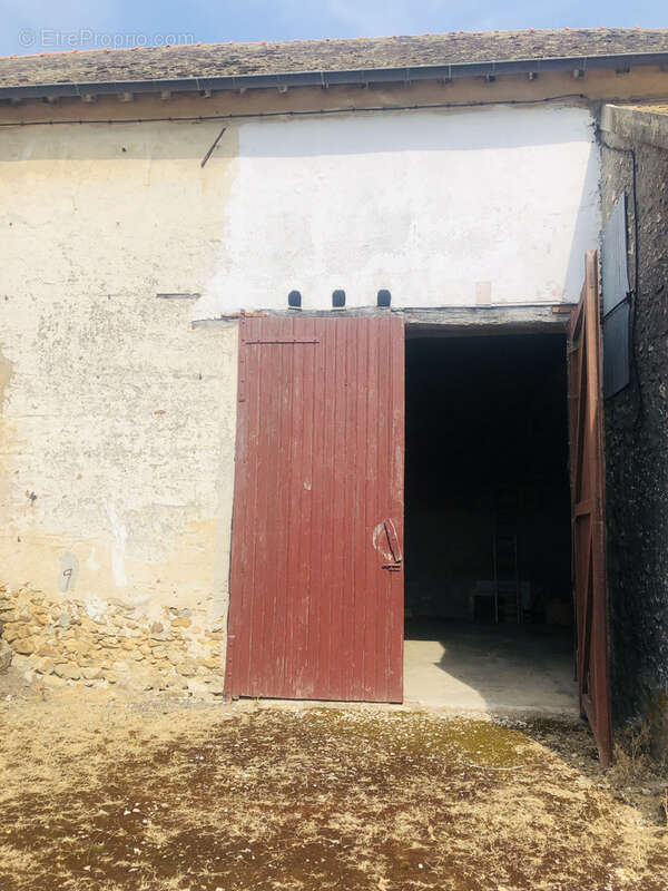 Orgerus 2 kms grange à rénover issue de la division d'un corps de ferme - photo 6