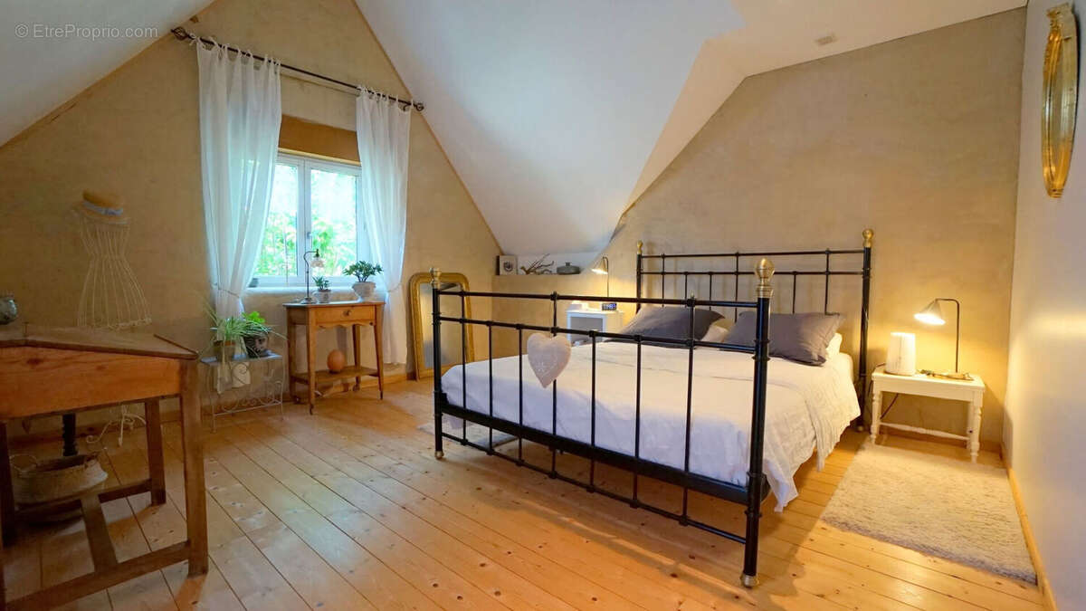 Maison à MEZIERES-SUR-SEINE