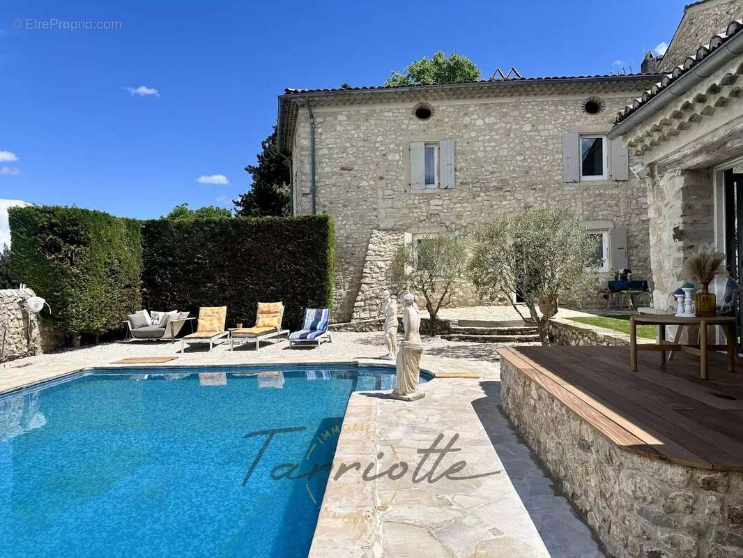 Maison à MONTELIMAR