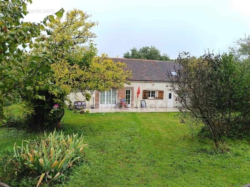 Maison à LES BORDES