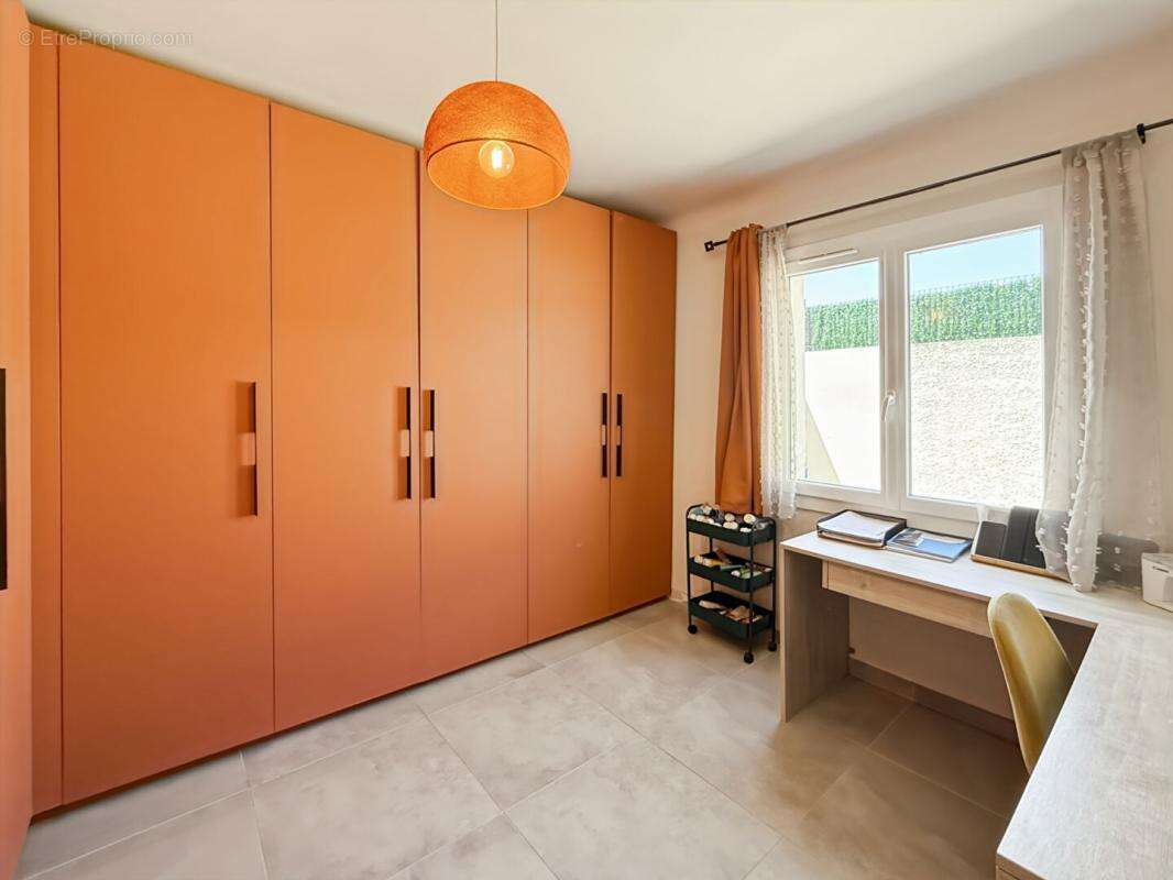 À Vendre maison avec piscine et studio de 25m2 à Mouriès - photo 9