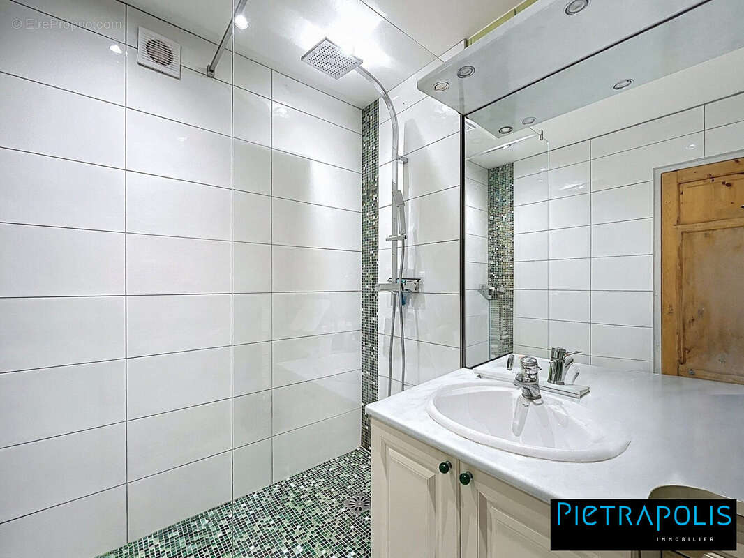 Appartement à DECINES-CHARPIEU