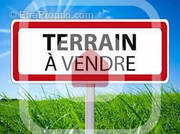 Terrain à BOURG-ET-COMIN