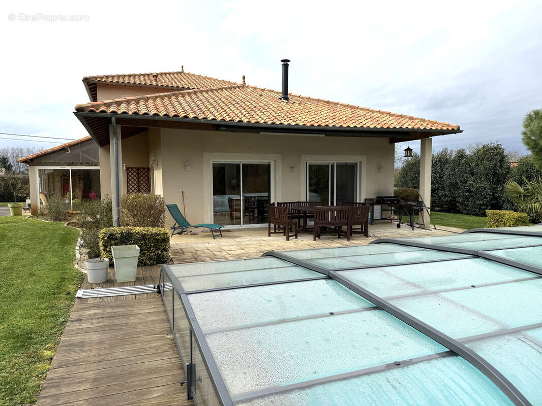 Maison à VIVONNE