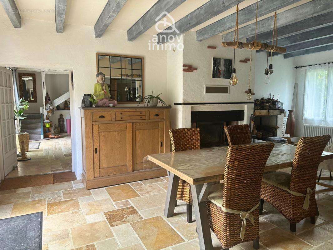 Maison à LESCOUSSE