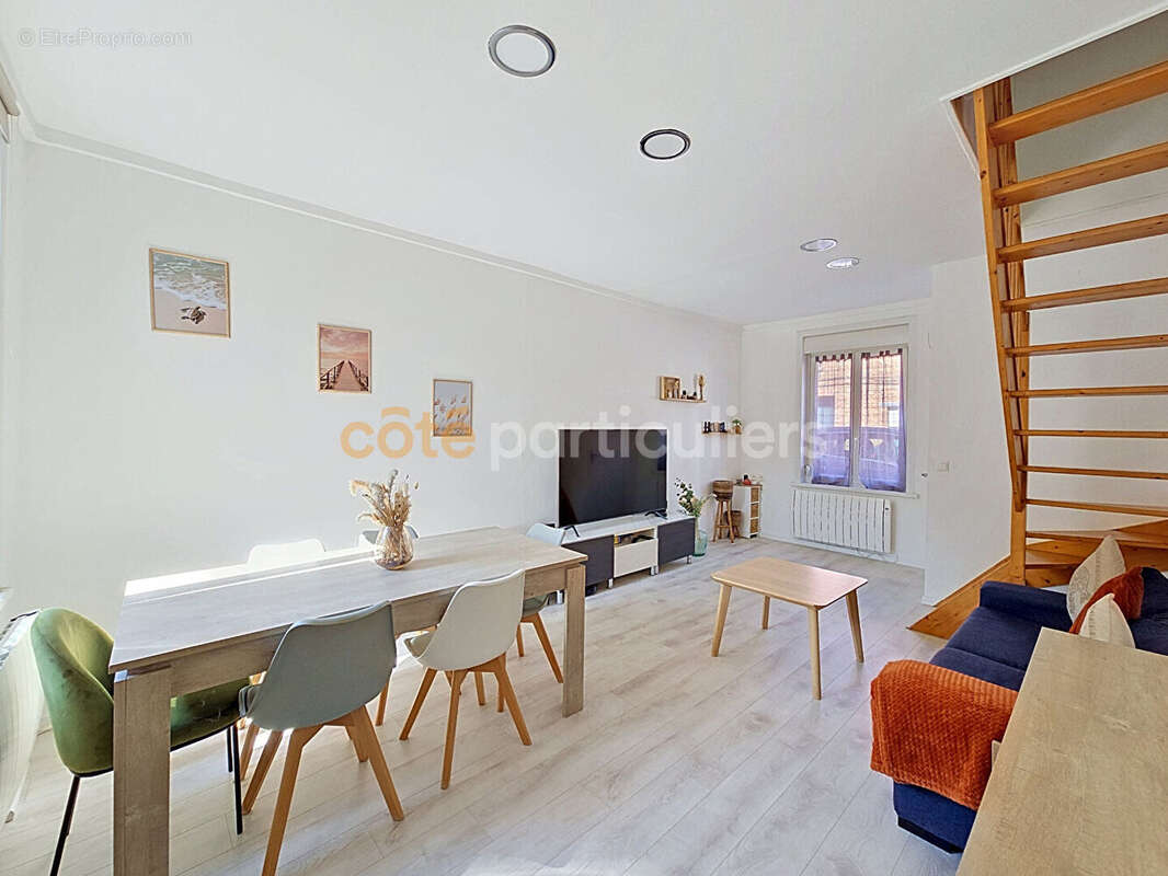Maison à LA CHAPELLE-D'ARMENTIERES