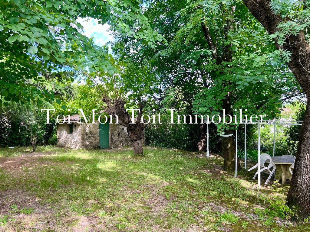 Terrain à AIGREMONT