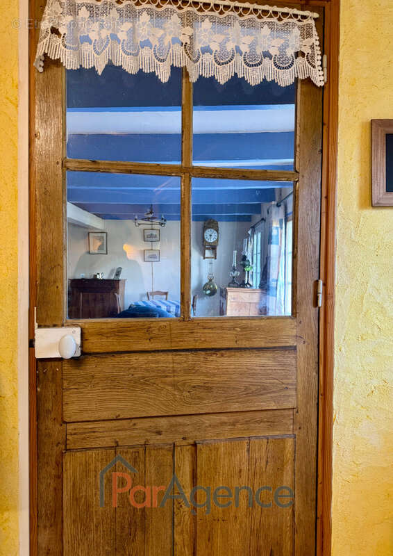 Maison à CHAILLEVETTE