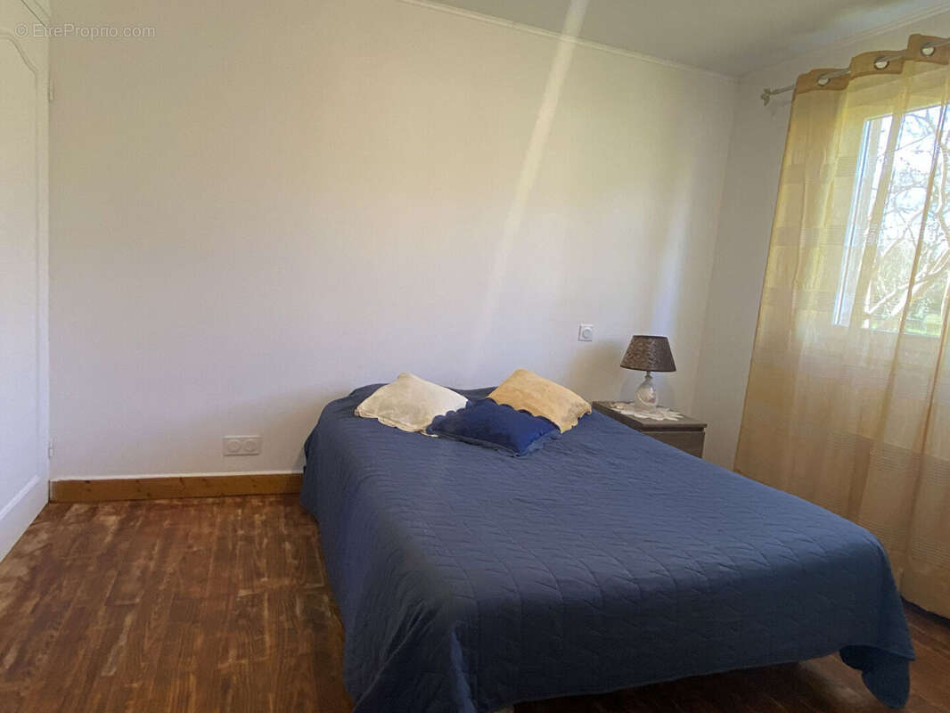 Maison à YGOS-SAINT-SATURNIN