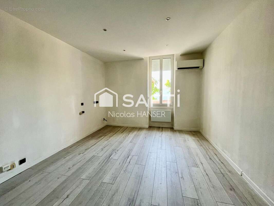 Photo 2 - Commerce à ALES