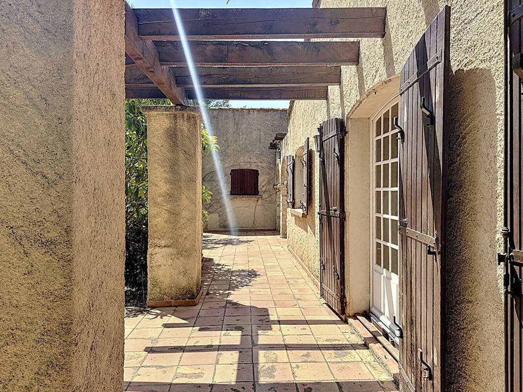 Maison Aix En Provence 7 pièce(s) 165 m2 sur une parcelle de 2500 m2 - photo 16