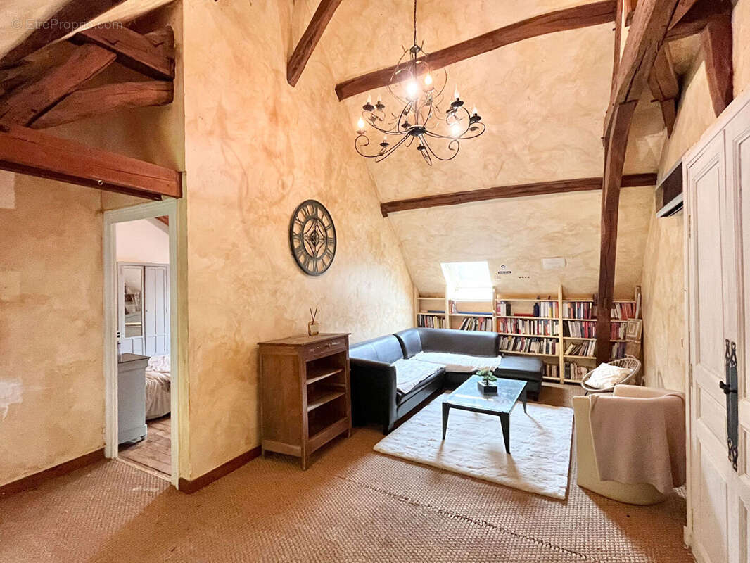 Maison à SAINT-ETIENNE-DE-CHIGNY