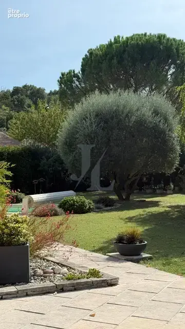 Villa d’exception en exclusivité avec piscine et jardin sans vis-à-vis - photo 9