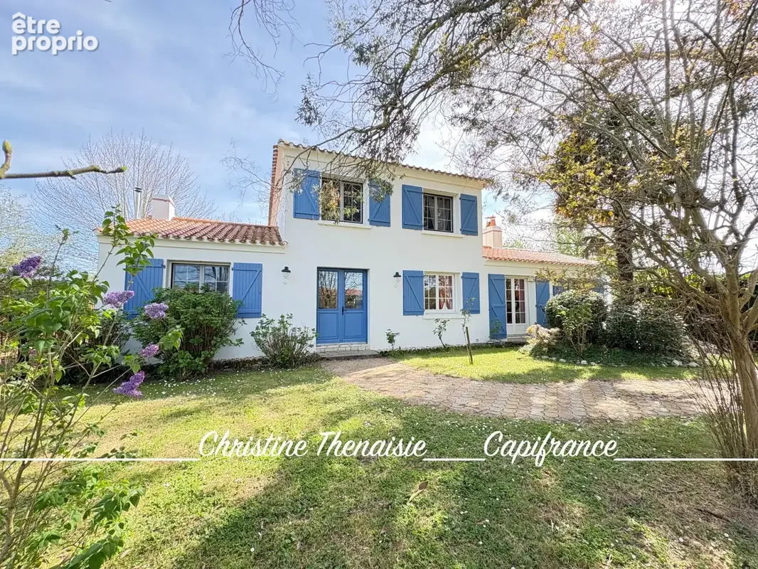Maison à vendre sur un terrain de 2000 m2 - 4 chambres - Bureau - 3 salles d'eau - 3 wc - Dépendance de 110 m2 et garages LA GAR - photo 2