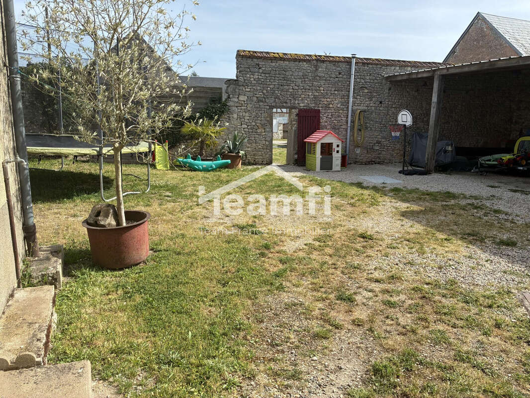 Maison 140 m² à Neuvy-En-Beauce  - photo 6