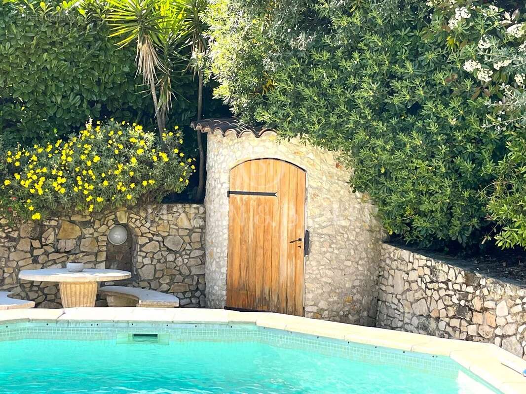 Maison à VALBONNE