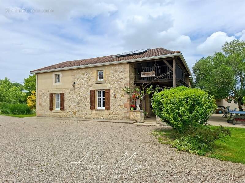Maison à MONCLAR
