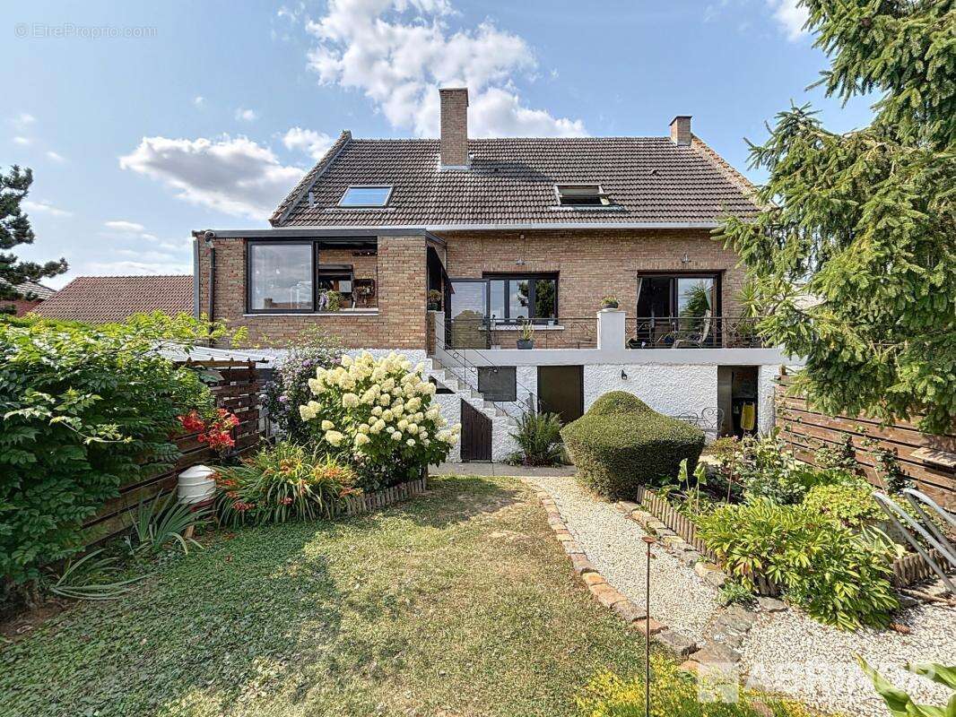 Maison à GONDECOURT