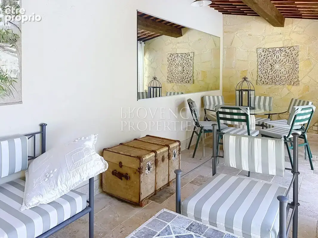 Propriété d'exception avec moulin du 19ème siècle, villa indépendante, 2 piscines sur 1,6 hectare - photo 16