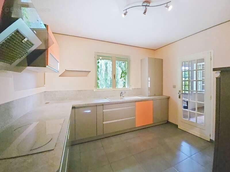 Maison à ANIZY-LE-CHATEAU