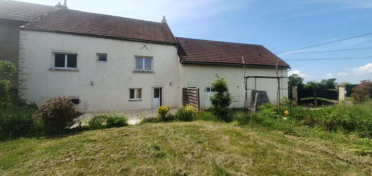 Maison à SAINT-LOUP-GEANGES