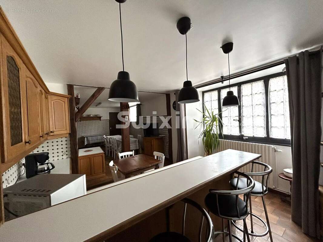 Maison à JOUX-LA-VILLE