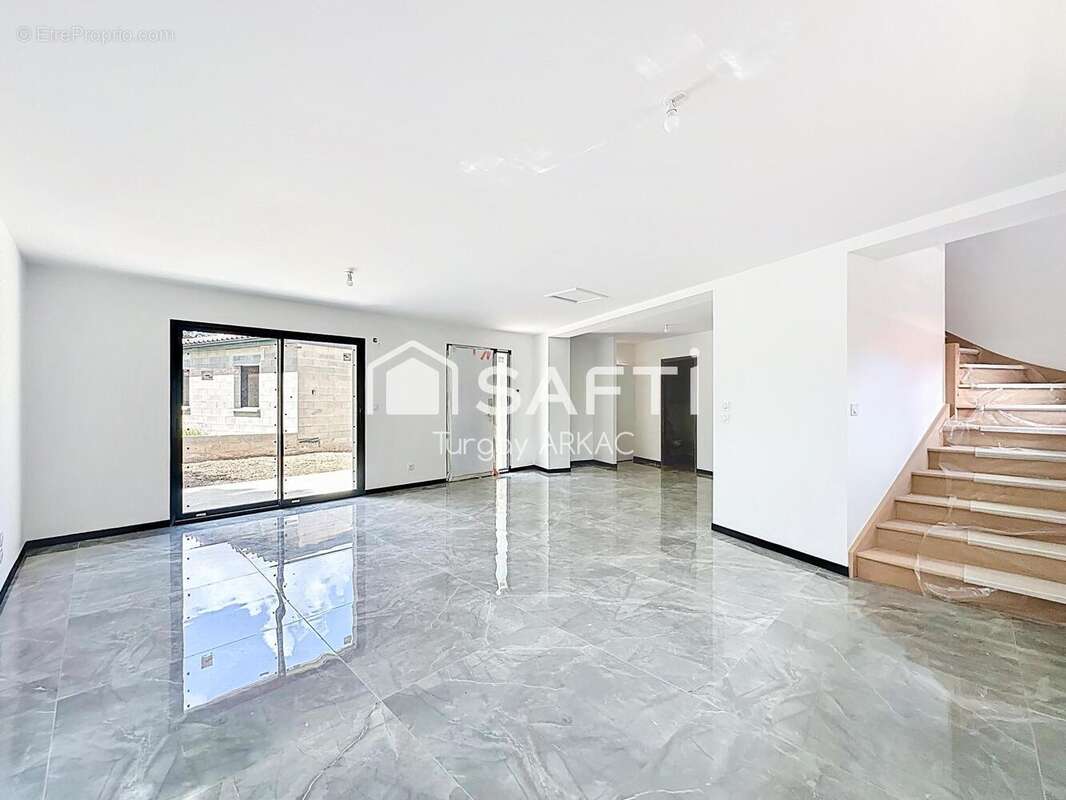 Photo 2 - Maison à VILLEFONTAINE