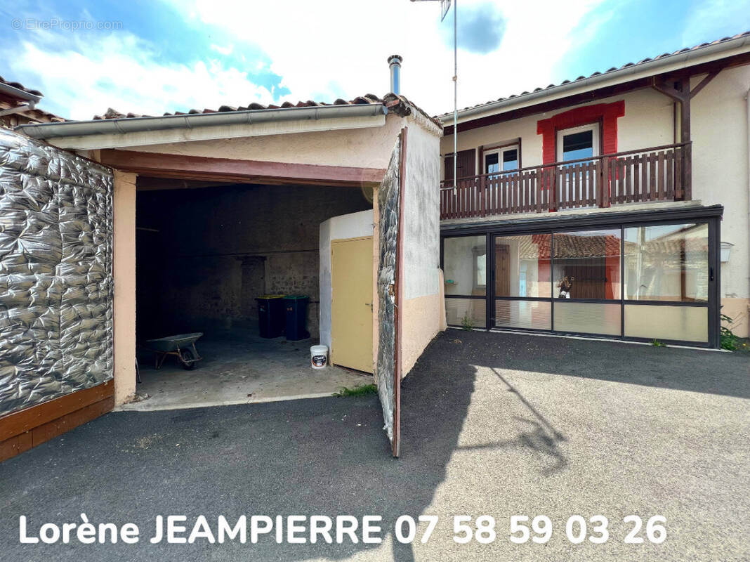 Maison à MARCILLY-LE-CHATEL