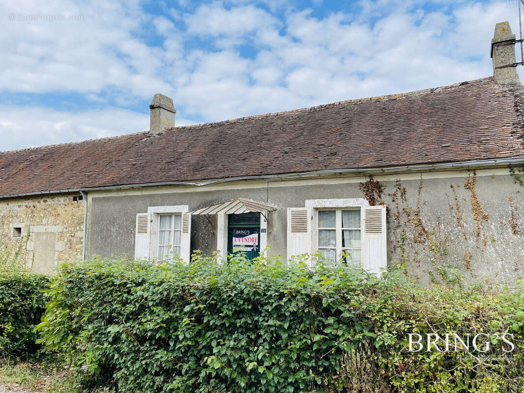Maison à VILLAINES-LA-CARELLE