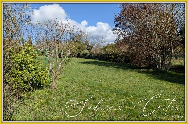 Terrain à LIMETZ-VILLEZ